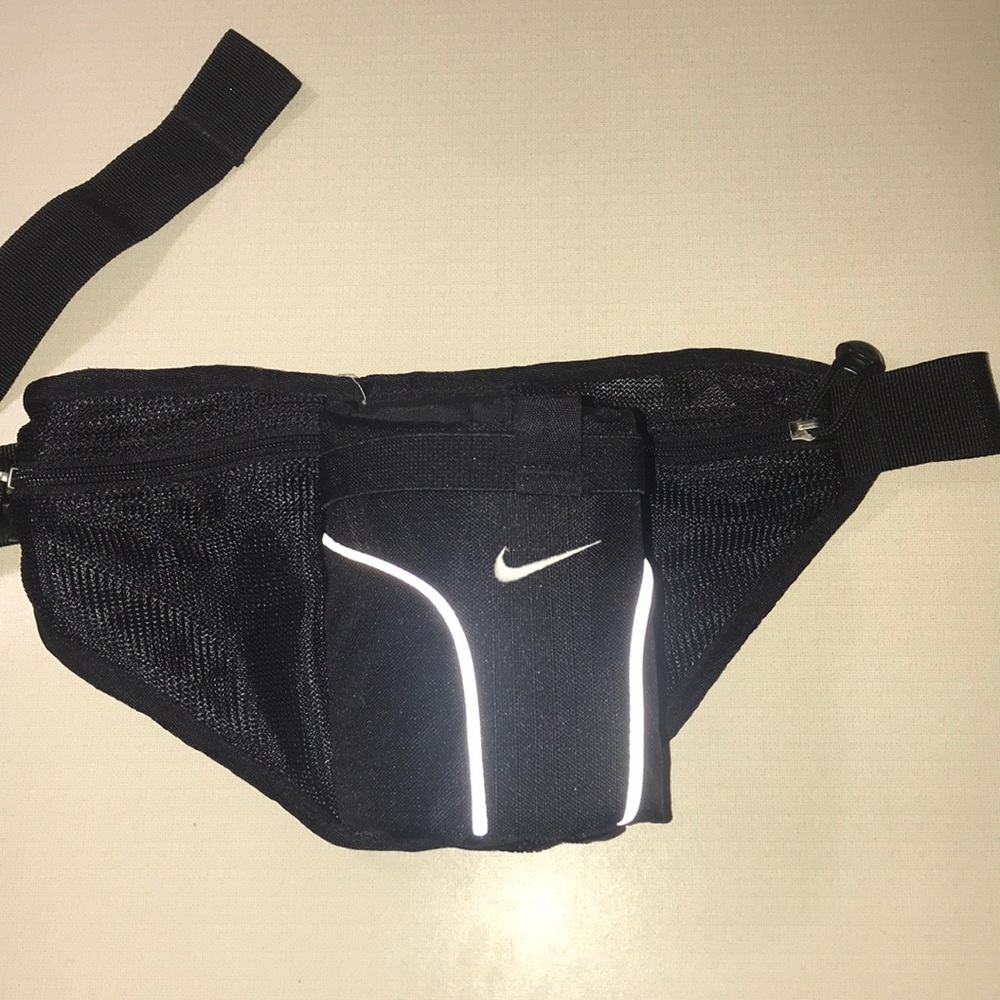 Nike fanny pack with water bottle holder
